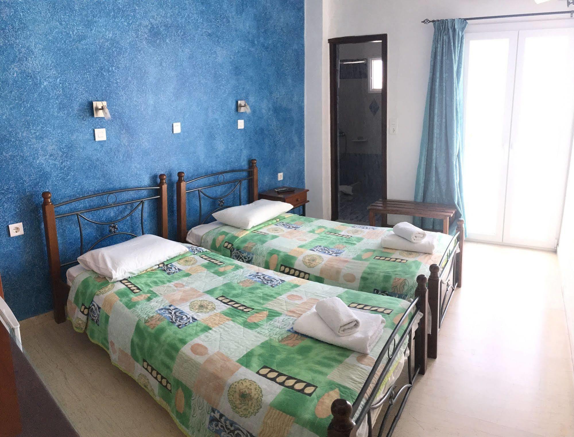 Villa Pelekanos Karterados  Esterno foto